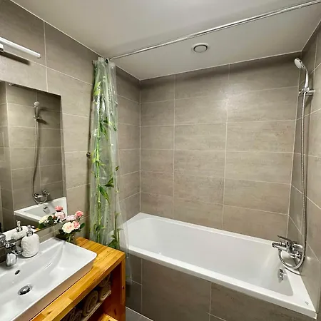 Apartamento Hiems With Free Parking In *